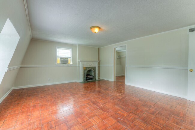 Building Photo - 1261 W Perkins Rd