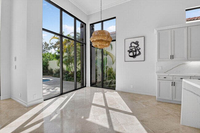 Building Photo - 17921 Villa Club Way