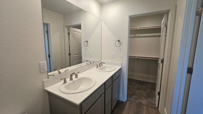 Building Photo - Brand New NW Reno Townhome