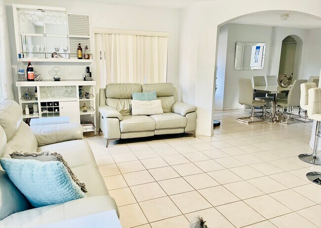 Building Photo - 16628 SW 47th Ter