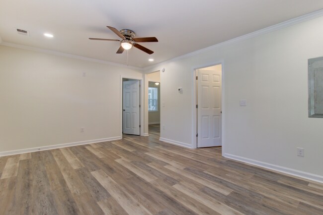 Building Photo - Spacious & Updated 3BR/2BA – North Charleston Living at Its Best