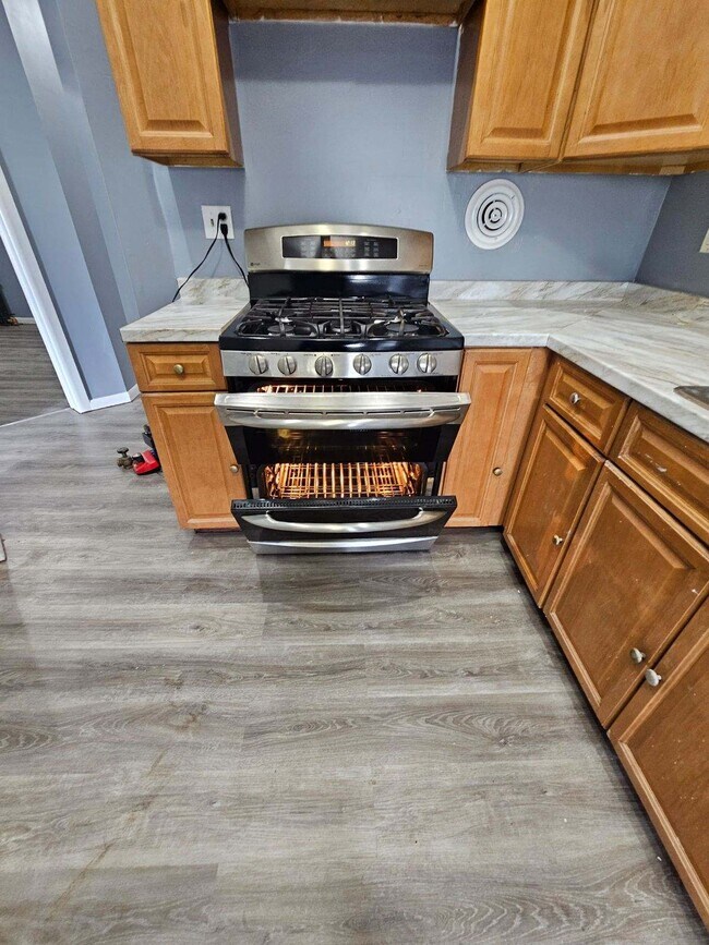 Kitchen - 245 Mount Prospect Ave