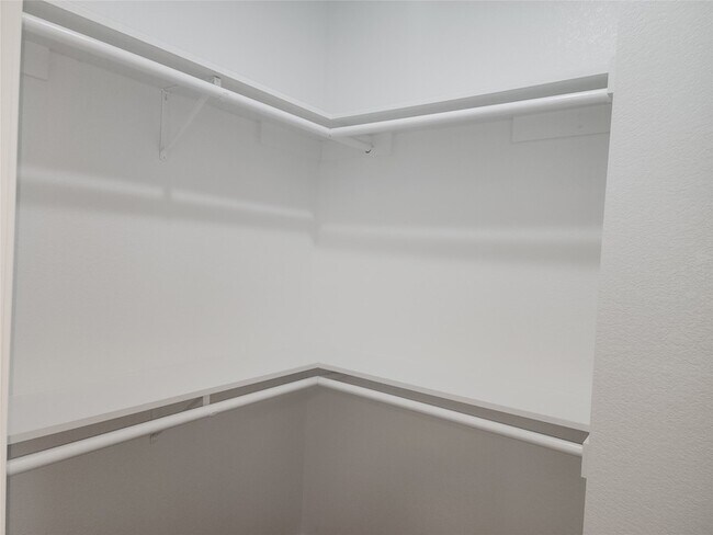 Building Photo - 6719 Roanoke St