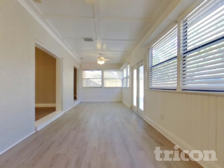 Building Photo - 2942 Mallorn Way