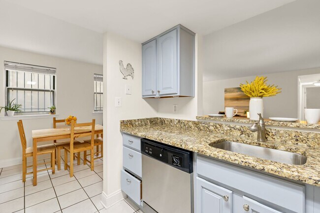 Building Photo - Spacious & Conveniently Located 2br/2ba on U St Corridor!