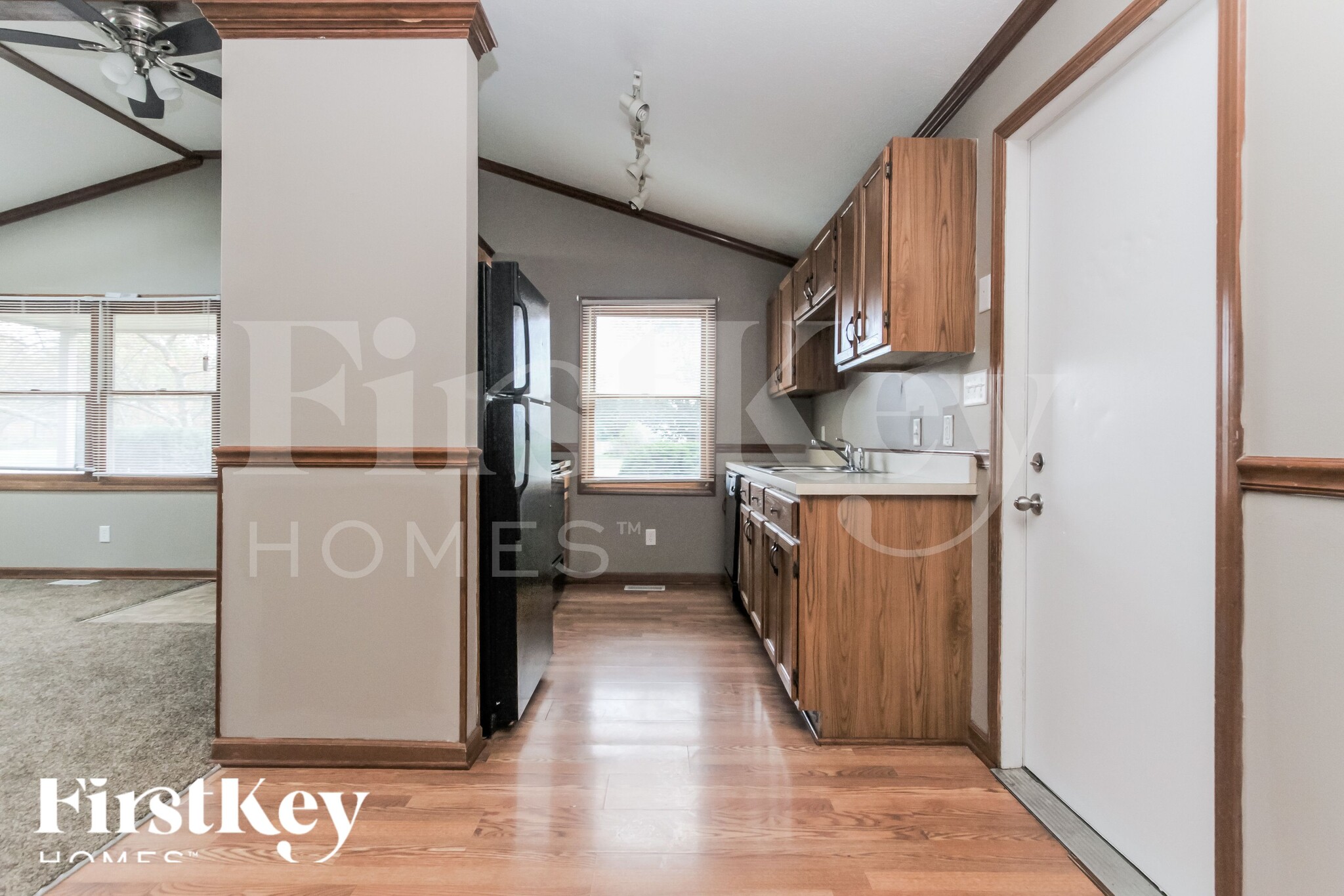 Building Photo - 2102 E Edgewood Ave