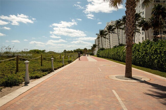 Building Photo - 5757 Collins Ave