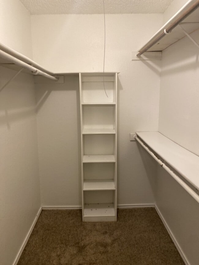 Building Photo - Cozy duplex 2/2/1 in Fort Worth