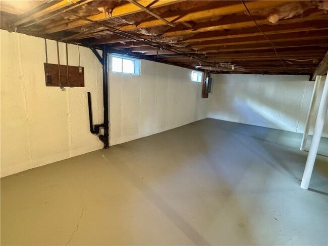 Building Photo - 135 Rounds Ave