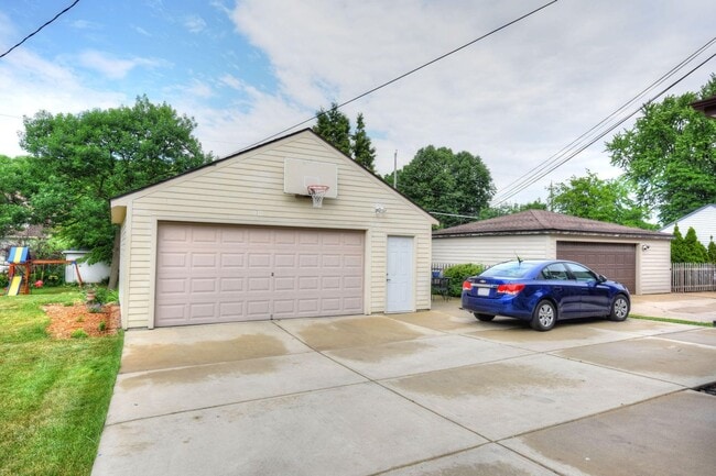 Building Photo - 2535-2537 N 65th St