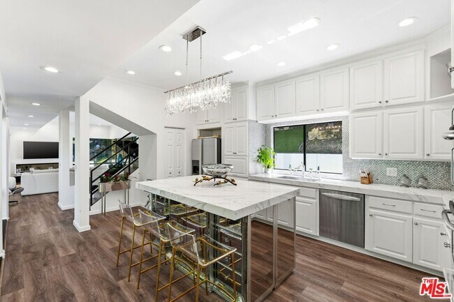 Building Photo - 2350 Benedict Canyon Drive