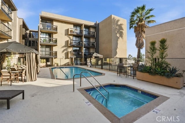 Building Photo - 7320 Hawthorn Ave