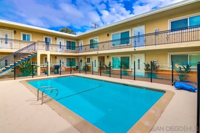 Primary Photo - Remodeled Condo in Complex w/ Pool - Minut...