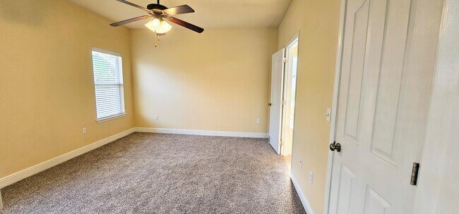 Building Photo - 181 Water Oaks Loop