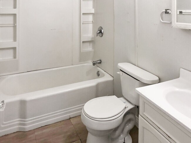 Building Photo - 1021 S 8th