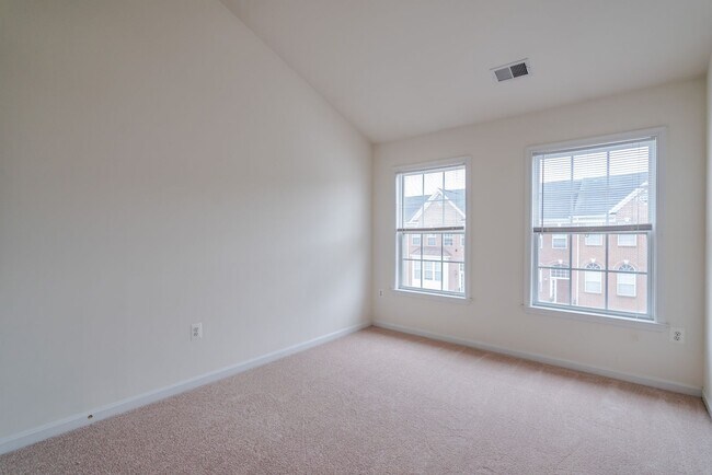 Building Photo - Sun-Filled And Spacious 3 Bedroom 2.5 Bath...