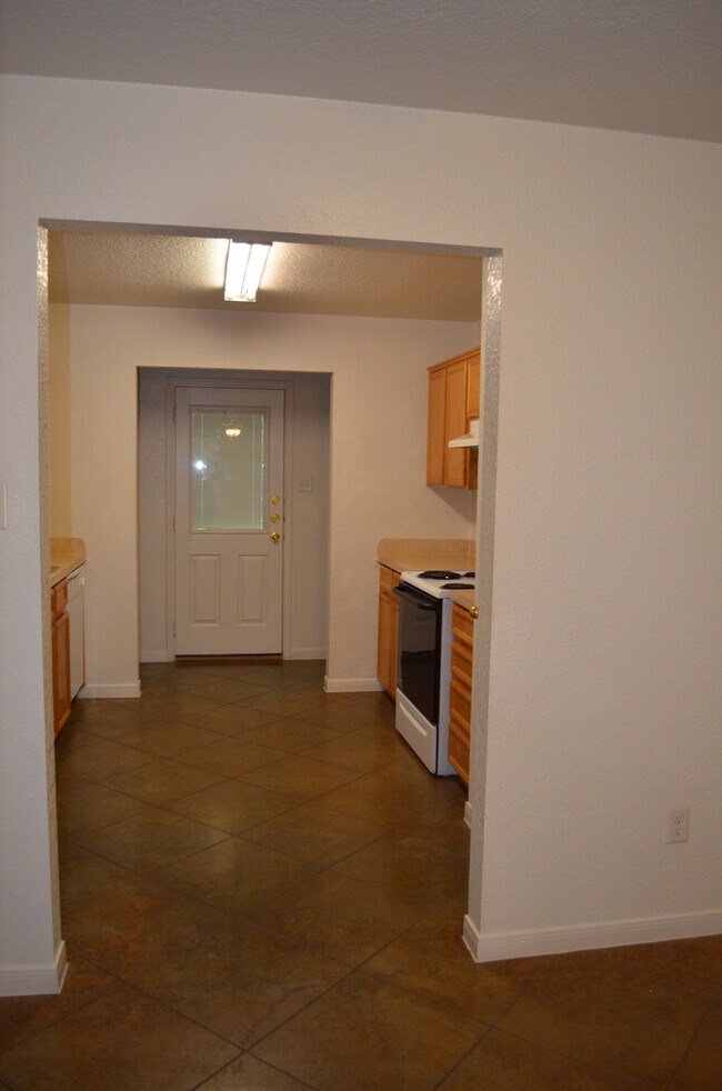 Building Photo - 501 Bonnie Dr
