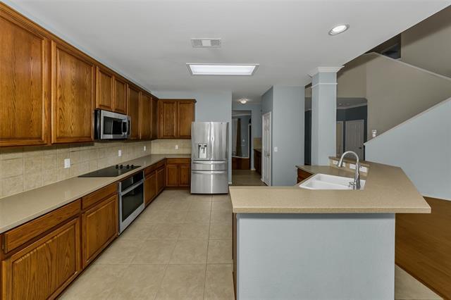 Building Photo - 2428 Kingsley Dr
