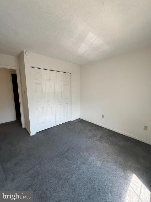 Building Photo - 5660 Wade Ct