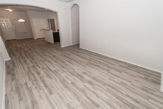 Building Photo - 2765 Madison Ct