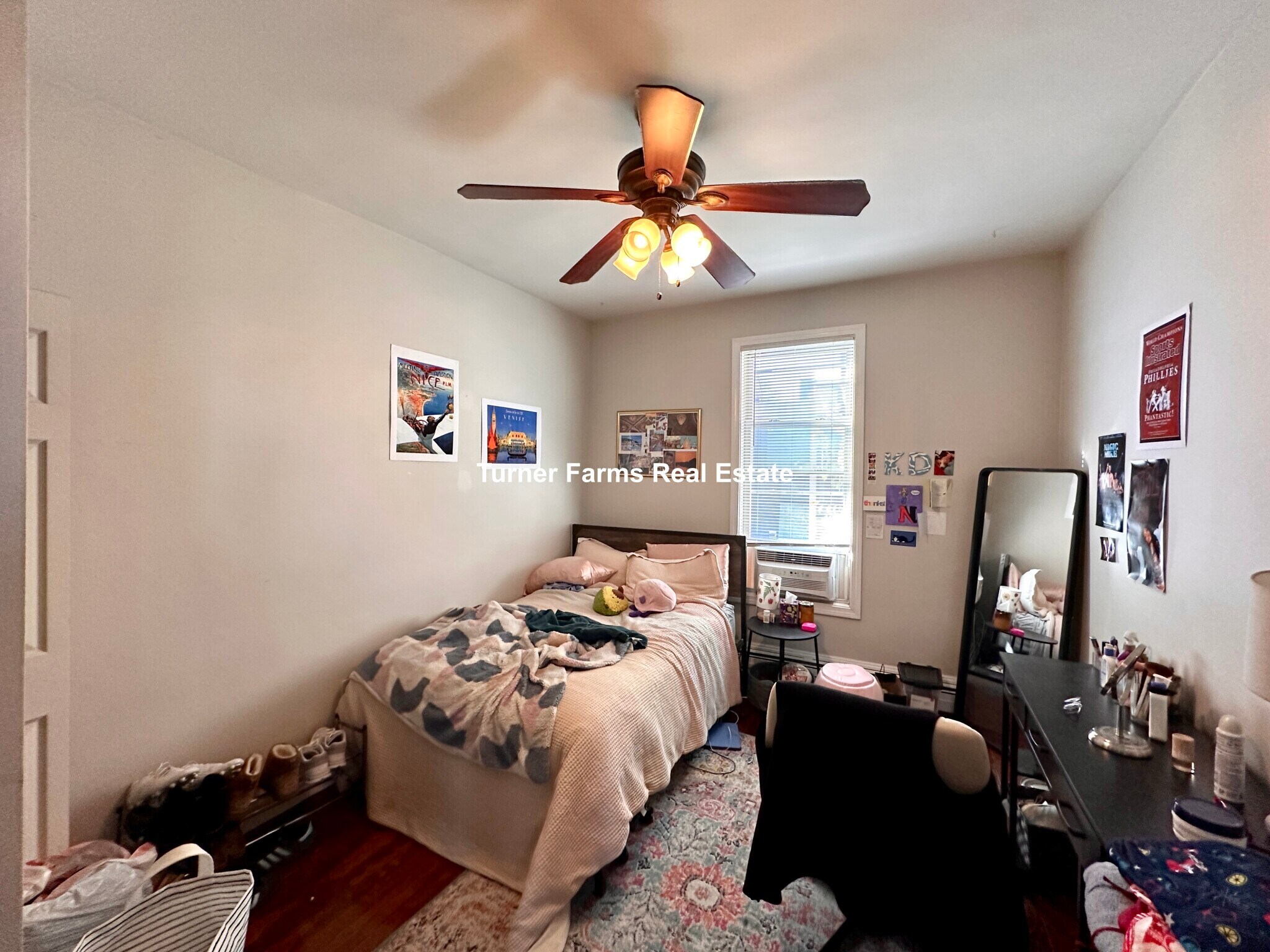 Building Photo - 717 Parker St