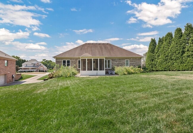 Building Photo - 4276 N Woodstock Dr