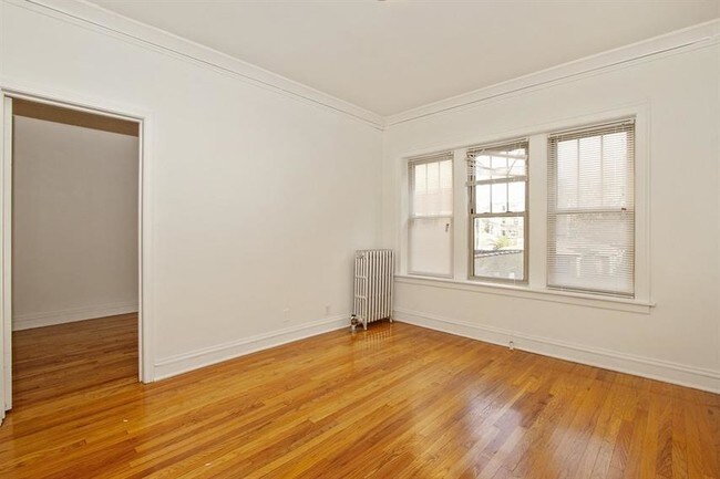 Building Photo - 7915-19 S Hermitage Ave