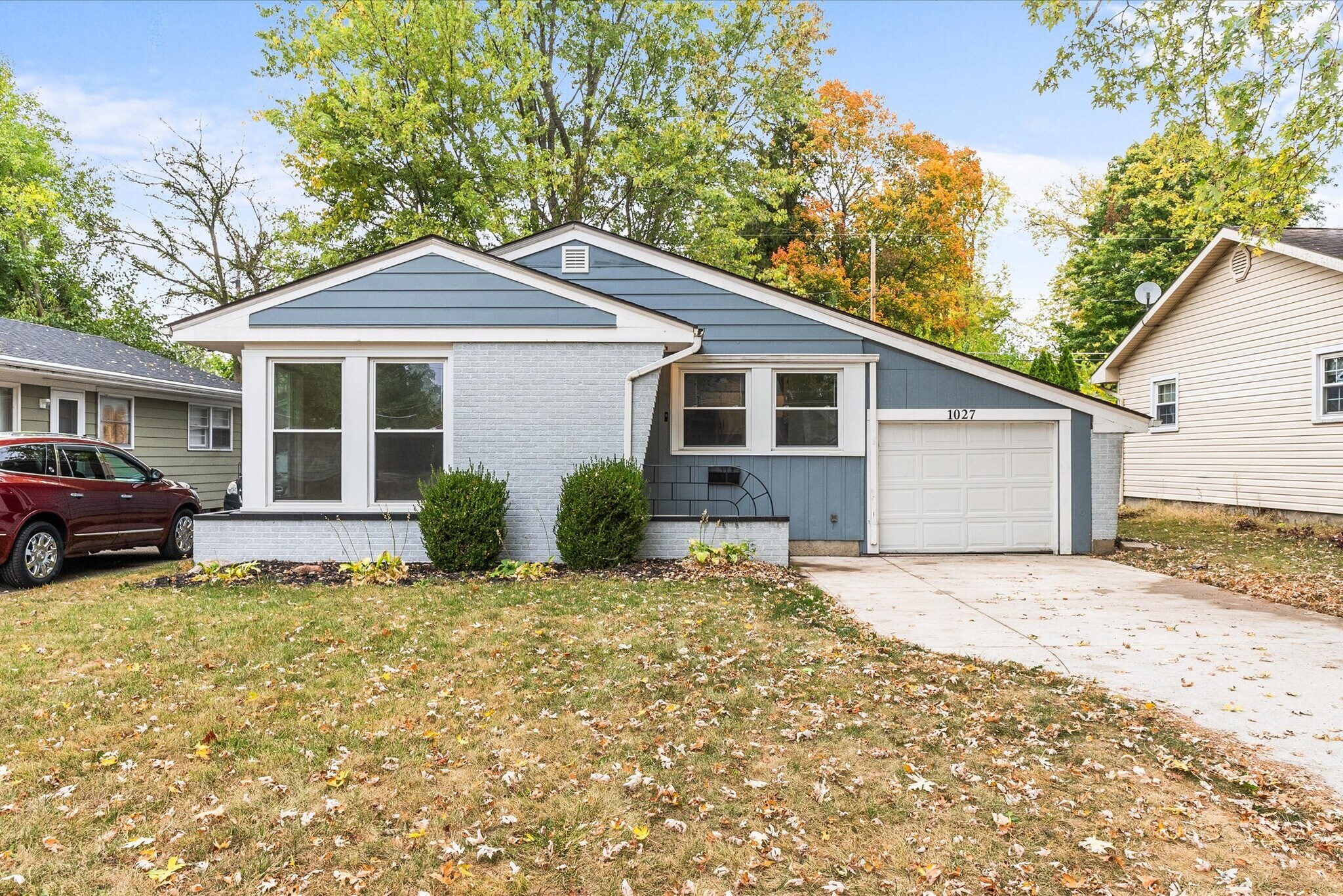 Building Photo - 1027 Curdes Ave