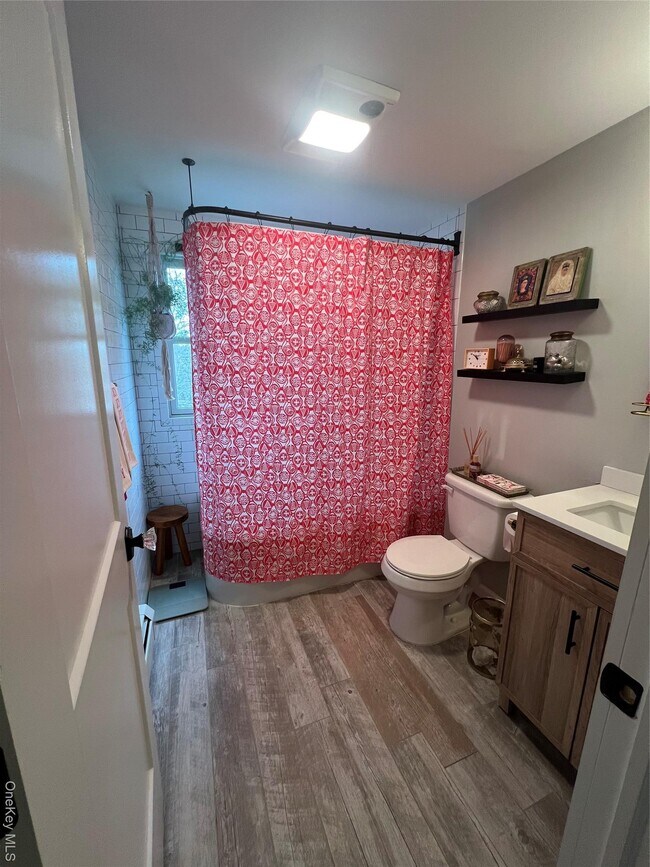 Building Photo - 103 Filors Ln