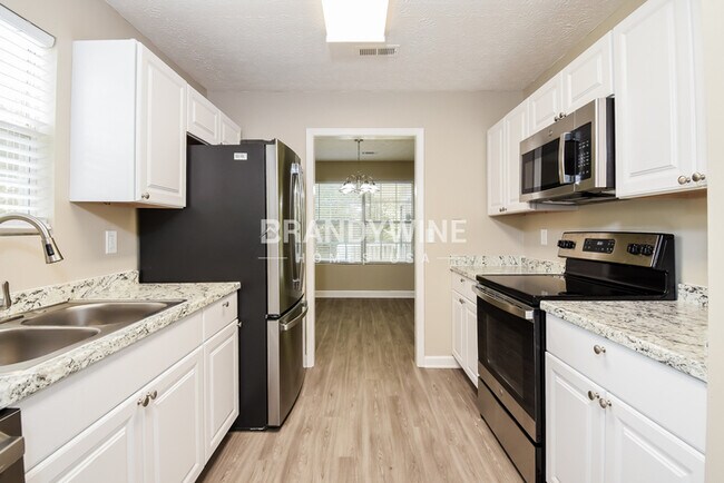 Building Photo - 1492 Chaseway Cir