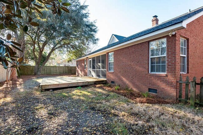 Building Photo - 1291 Chatfield St