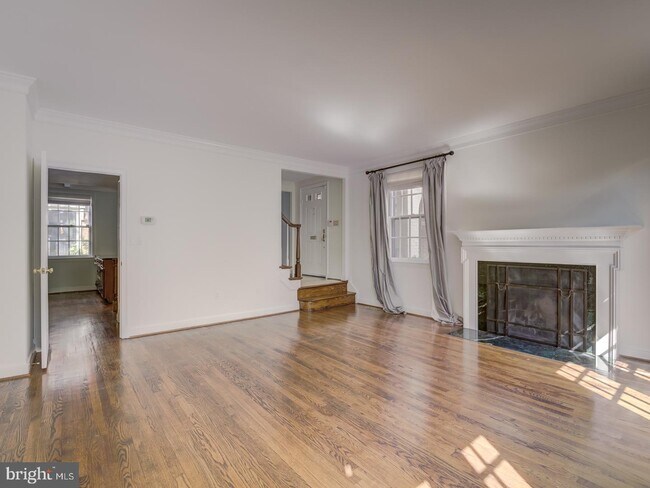Building Photo - 4354 Westover Pl NW