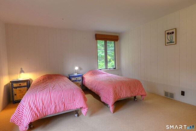 Building Photo - 63 Old Cne Rd