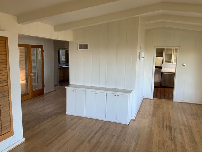 Building Photo - 3 Bedroom House in Hendrick's Park Area