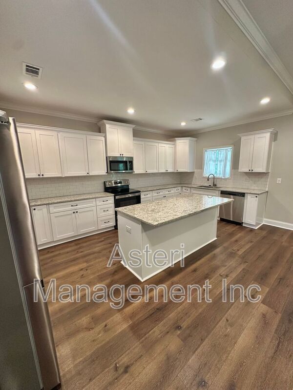 Building Photo - 113 Lasso Drive