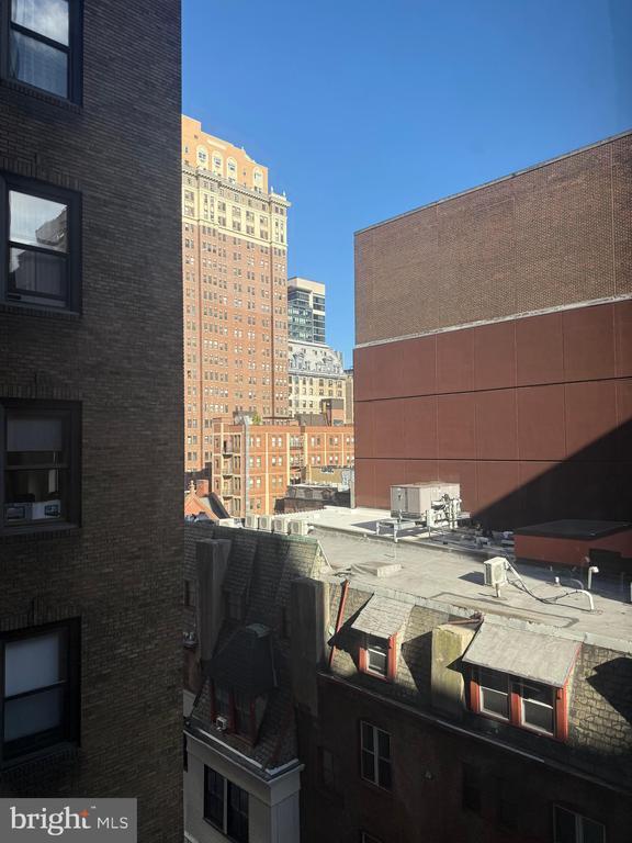 Building Photo - 1324 Locust St