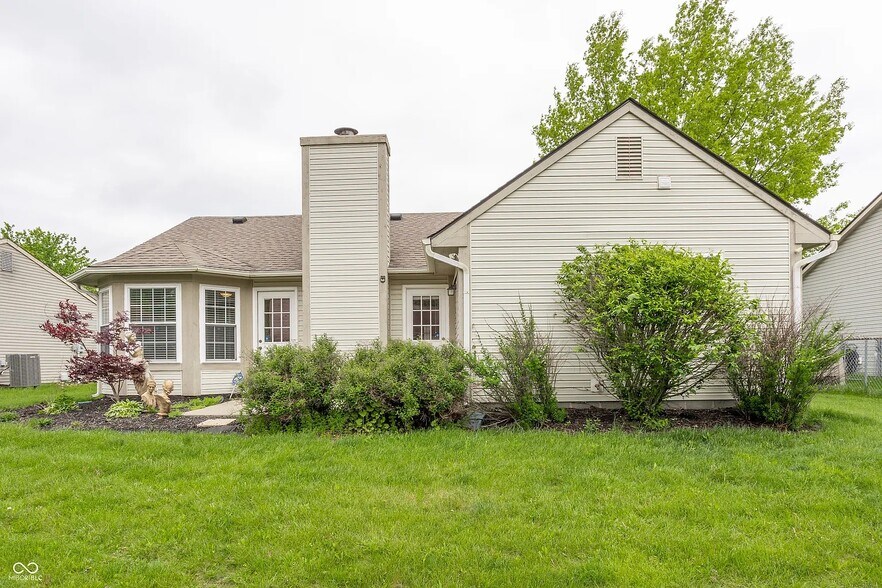 Building Photo - 1911 Maple Park Dr