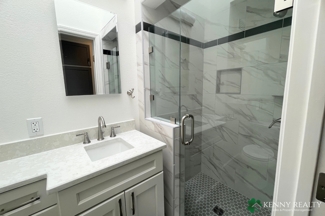 Building Photo - Fully Remodeled 3 Bedroom Home in Sunshine...