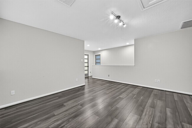 Building Photo - 1003 Alp Springs Ln