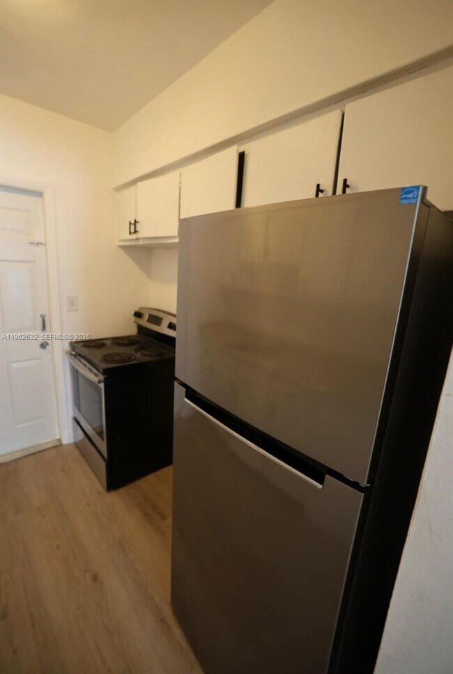 Building Photo - 800 83rd St