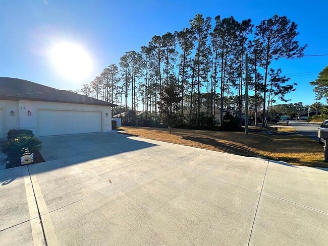 Building Photo - 10 Emmons Ln