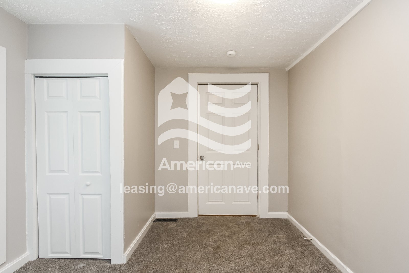 Building Photo - 1318 N Warman Ave