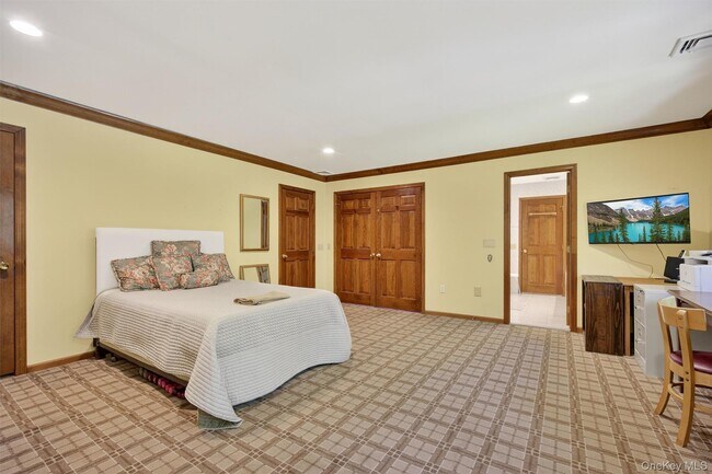 Building Photo - 92 Brook Hollow Dr