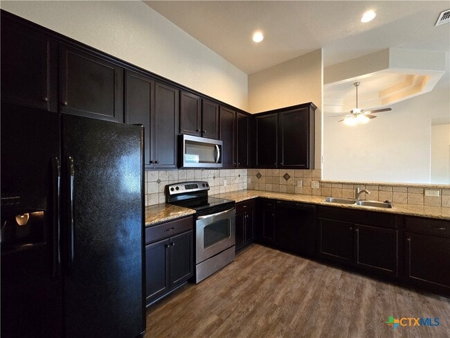 Building Photo - 244 Rosalie Dr
