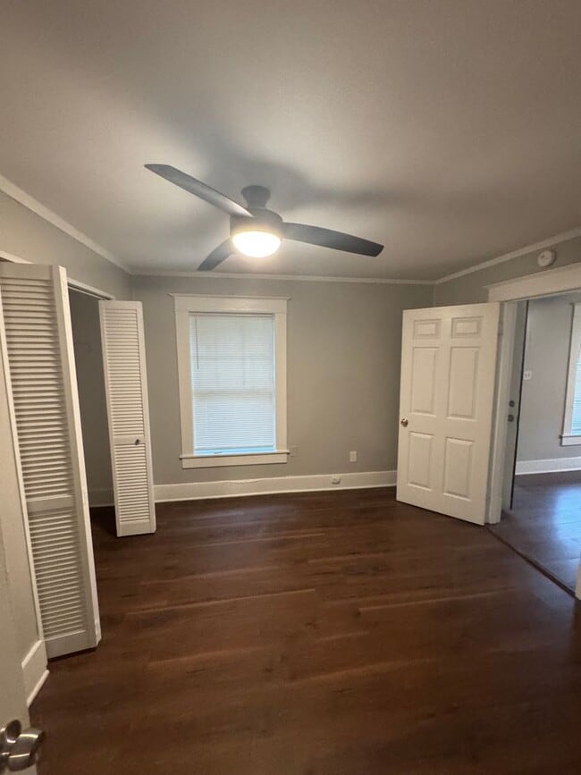 Building Photo - 805 Brower St