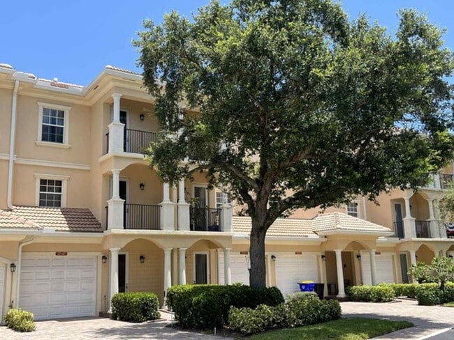 Building Photo - 12547 SE Old Cypress Dr