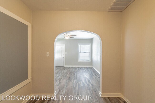 Building Photo - 1 br, 1 bath House - 820 W HILDEBRAND