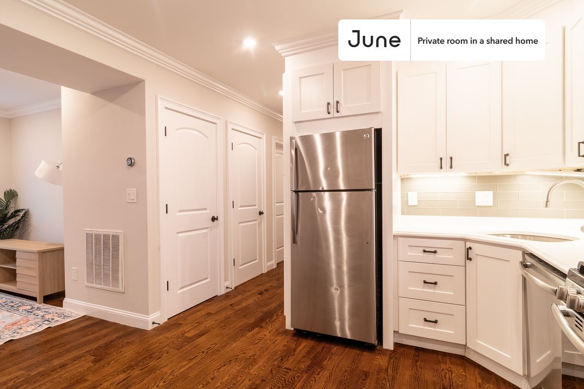 Building Photo - Room in Shared 4 bed/1.5 bath home