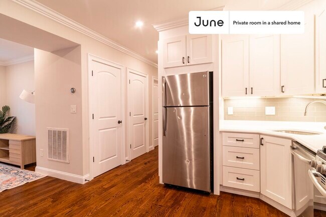 Building Photo - Room in Shared 4 bed/1.5 bath home in Somerville