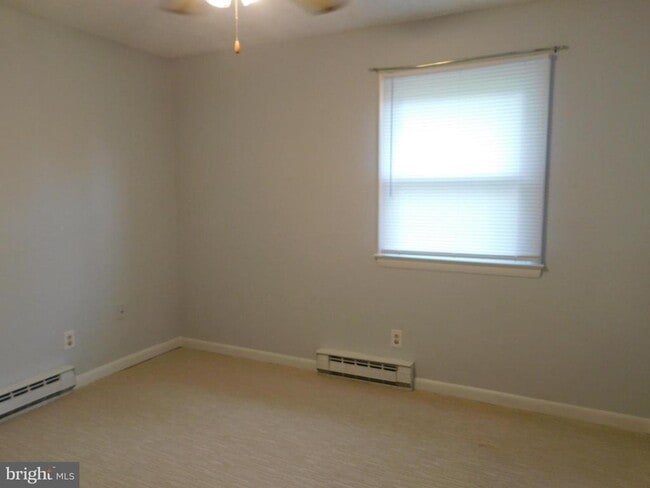 Building Photo - 14 Bel Voi Dr